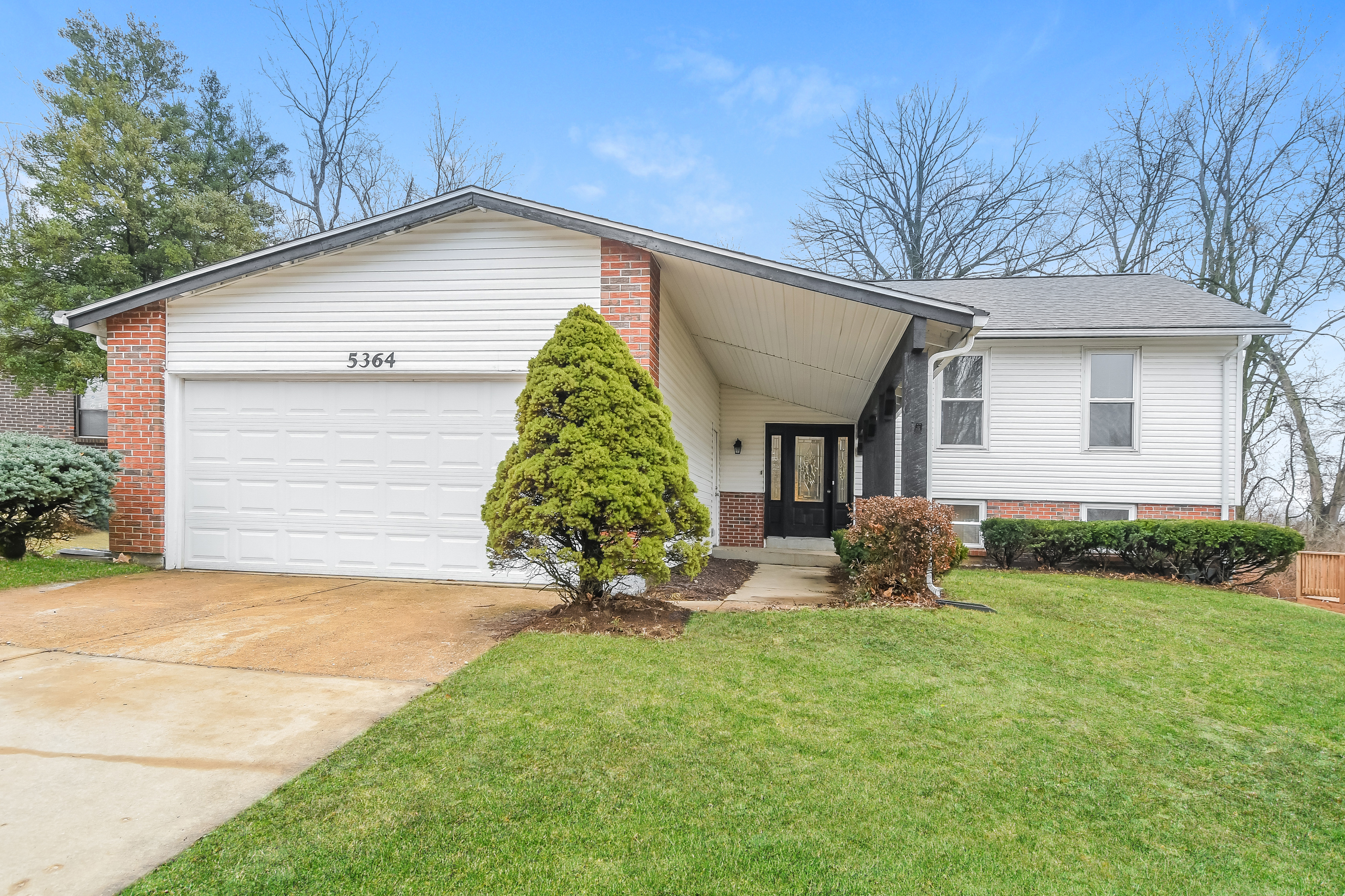5364 Trailview Dr Black Jack, MO 63033